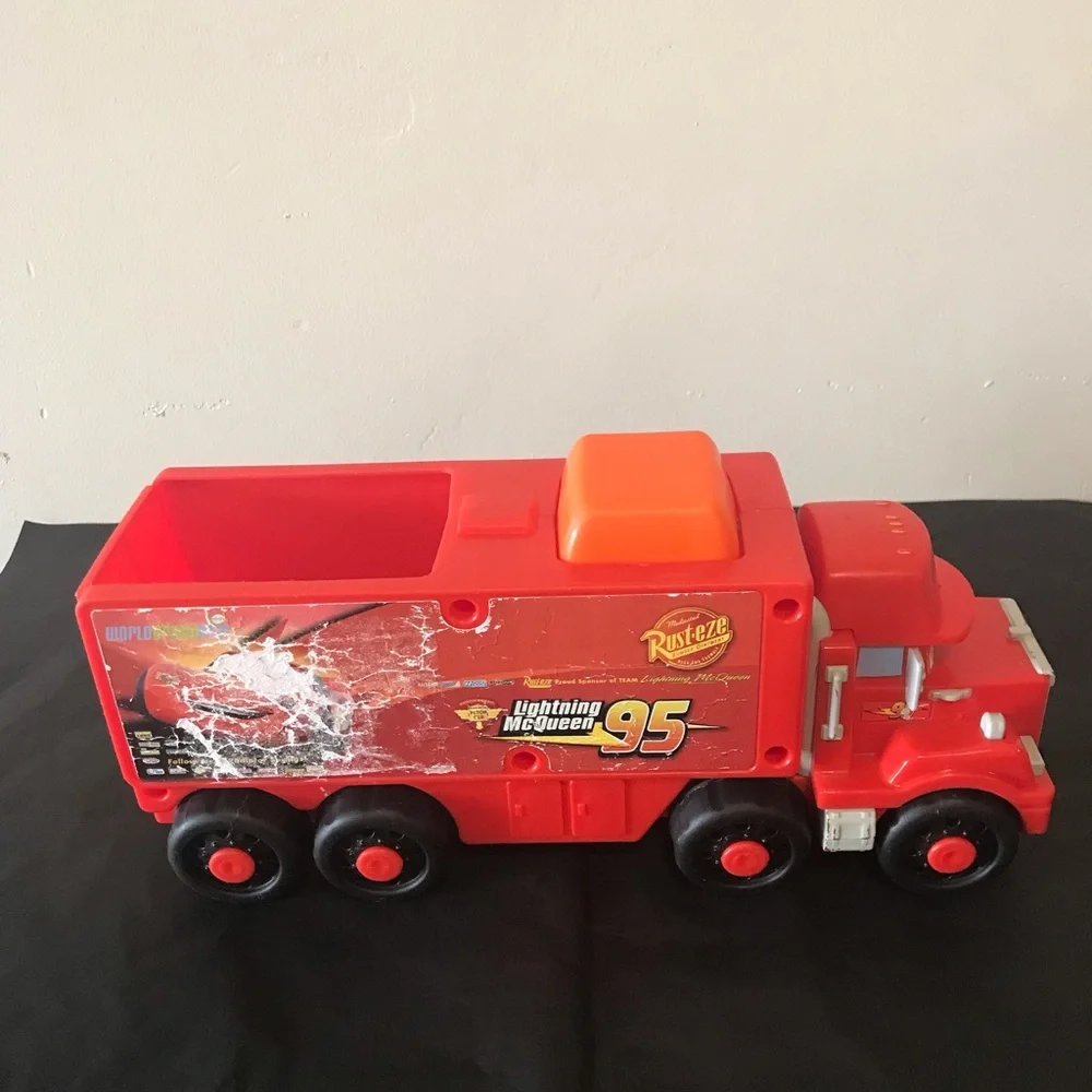 Cars Lightning McQueen Red Toy Hauler Truck Collectible Rare